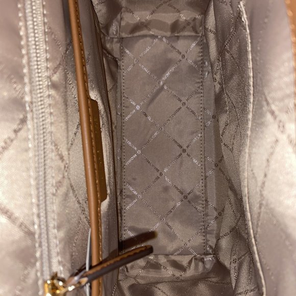 Michael Kors Phoebe Medium Drawstring Backpack Purse Vanilla NWT Women Authentic - Picture 5 of 7